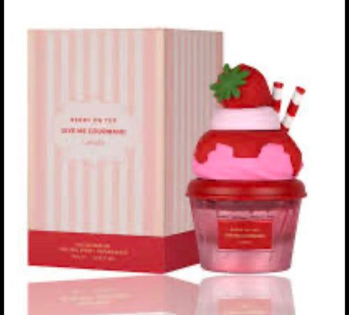 Perfume berry pin up