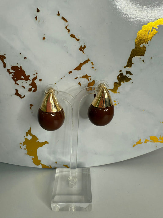 Pendiente gota marrón